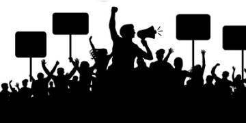 Read more about - বিধানসভা গেটের সামনে সমকাজে সম বেতনের দাবিতে বিক্ষোভ পার্শ্ব শিক্ষকদের  