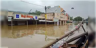 Read more about - Madhya Pradesh | ভারী বৃষ্টি-বজ্রপাত-ভূমিধসে বিপর্যস্ত মধ্যপ্রদেশ! প্রাকৃতিক দুর্যোগে এখনও পর্যন্ত মৃত্যু ২৫২ জনের!