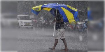 Read more about - Weather Update | যোগ দিবসেও বিক্ষিপ্ত বৃষ্টির পূর্বাভাস, বঙ্গে জারি হল লাল-কমলা সতর্কতা