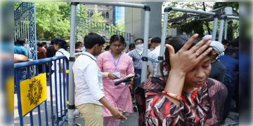 Read more about - SSC | ৩১ অগস্টের মধ্যে নিয়োগ সম্পূর্ণ হচ্ছে না, ২৬০০০ চাকরির বিষয়ে কী জানালো এসএসসি!