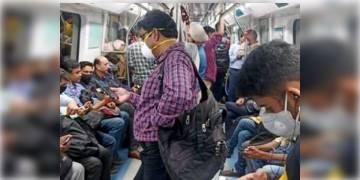 Read more about - কোভিড সংক্রমণ বাড়ায় মাস্ক পরা বাধ্যতামূলক করার কড়া সিদ্ধান্ত নিল মেট্রো রেল