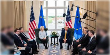 Read more about - Trump Tariff | ইউরোপীয় ইউনিয়নের পণ্যে ৩০ শতাংশের বদলে ১৫ শতাংশ শুল্ক চাপালেন ট্রাম্প! স্বাক্ষর হলো নতুন চুক্তি!