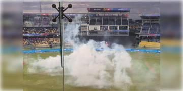 Read more about - IND W VS PAK W | পোকামাকড়ের উৎপাত! সাময়িকভাবে থমকালো মহিলাদের ভারত-পাক বিশ্বকাপ