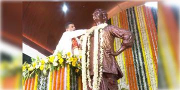 Read more about - Khudiram Bose | 'সিলেবাসের ৪ লাইনে আটকে রাখা হয়েছে ক্ষুদিরামকে..তা করলে হবে না', ক্ষুদিরামের মৃত্যুবার্ষিকীতে বড় ঘোষণা শুভেন্দুর!