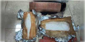 Read more about - ১,১২৫ কোটি মূল্যের ২২৫ কেজির মাদক উদ্ধার গুজরাতে, ছয় জনকে আটক করা হয়েছে