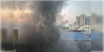 Read more about - Park Circus | পার্ক সার্কাস স্টেশন লাগোয়া এলাকায় অগ্নিকান্ড! ঘটনাস্থলে দমকলের ৮টি ইঞ্জিন