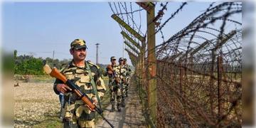 Read more about - BSF-BGB | অনুপ্রবেশকারীদের আর রেয়াত নয়,‘পুশব্যাক’ নীতি নিয়ে বসছে BSF-BSFর মধ্যে উচ্চ পর্যায়ের বৈঠক!