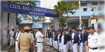 Read more about - Chitpur Murder Case | চিৎপুরে বৃদ্ধ দম্পতি খুনে ফাঁসির সাজা শোনালো আরজিকরের বিচারক অনির্বাণ দাস