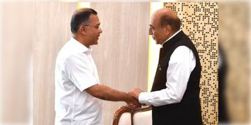 Read more about - India-Bangladesh | ভারত-বাংলাদেশের মধ্যে গলছে বরফ! প্রধানমন্ত্রী তারেক রহমানের সঙ্গে সাক্ষাৎ করলেন দীনেশ ত্রিবেদী!