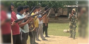 Read more about - BSF | অপারেশন সিঁদুরের পর নিরাপত্তায় আরও জোড়, জম্মু-কাশ্মীরে তরুণদের সামরিক প্রশিক্ষণ দিচ্ছে BSF!