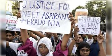 Read more about - NEET Paper Leak | ৫-১০ বছরের জেল, ১০ কোটি টাকারও বেশি জরিমানা! প্রধানমন্ত্রীর কঠোর আইনের প্রতিশ্রুতি দেওয়ার পরই বড় পদক্ষেপ কেন্দ্রের!