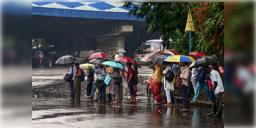 Read more about - Weather Update | রাজ্যে নিম্নচাপের ভ্রূকুটি, সপ্তাহান্তে ফিরতে পারে বৃষ্টি, বাড়ছে গরমও!