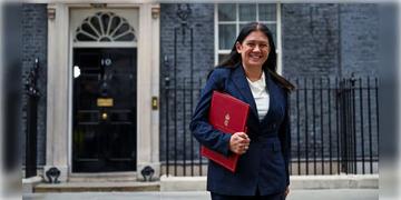 Read more about - Indian Origin British Minister | ব্রিটিশ রাজনীতিতে শক্তিশালী হলো ভারতীয় বংশোদ্ভূত প্রতিনিধিদের উপস্থিতি!