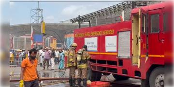 Read more about - Sealdah Station | সাত সকালে শিয়ালদহ স্টেশনের ফুড কোর্টে আগুন! তুঙ্গে আতঙ্ক!