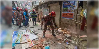 Read more about - Earthquake | সাতসকালে ভূমিকম্পে কেঁপে উঠল ঢাকা সহ বাংলাদেশের একাধিক অঞ্চল!