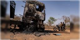 Read more about - Nigeria | ঘুমন্ত গ্রামবাসীদের লক্ষ্য করে গুলিবৃষ্টি, আইএস সন্ত্রাসীদের গুলিতে মৃত অন্তত ২৯