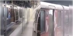 Read more about - Kolkata Metro | মেট্রোর রেক থেকে গলগল করে বেরোচ্ছে ধোঁয়া! ভরসন্ধ্যায় আগুন আতঙ্ক বেলগাছিয়া মেট্রো স্টেশনে