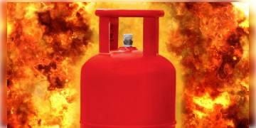 Read more about - হায়দরাবাদের মীর চকে গ্যাস সিলিন্ডার বিস্ফোরণে আহত ১৩ বাঙালি স্বর্ণকার 