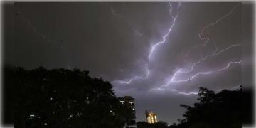Read more about - Weather Update | আজ থেকেই বাড়বে বৃষ্টিপাত! আগামী বুধবার পর্যন্ত দক্ষিণবঙ্গের সব জেলাতেই বজ্রবিদ্যুৎ-সহ হালকা থেকে মাঝারি বৃষ্টির পূর্বাভাস!