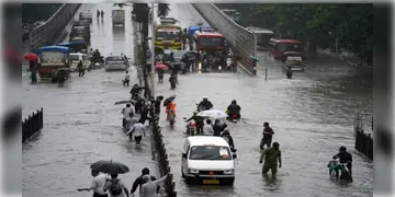 Read more about - Maharashtra Rain | ভারী বৃষ্টিতে মহারাষ্ট্রে মৃত্যু ৭ জনের! লাল সতর্কতা জারি মুম্বই ও বাণিজ্যনগরী লাগোয়া এলাকায়