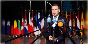 Read more about - Estonia Defence Minister Resigns | অস্ত্র চুক্তি কেলেঙ্কারি, দায় স্বীকার করে পদত্যাগ এস্টোনিয়ার প্রতিরক্ষা মন্ত্রী পেভকুরের