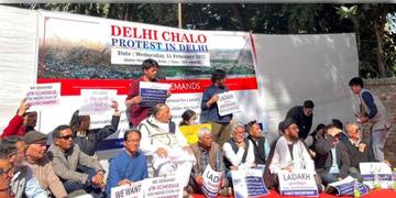 Read more about - Ladakh | লাদাখে স্থানীয়দের সরকারি চাকরিতে সংরক্ষণে সম্মতি! স্থানীয়দের জন্য ৯৫ শতাংশ ও মহিলাদের জন্য এক তৃতীয়াংশ চাকরি সংরক্ষণ