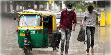 Read more about - দক্ষিণবঙ্গ জুড়ে গভীর নিম্নচাপ, উত্তরের কোন কোন জেলাগুলি ভাসবে জানুন আবহাওয়া দফতরের পূর্বাভাস