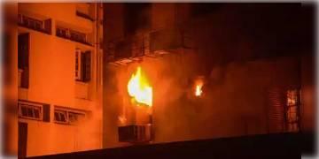 Read more about - গভীর রাতে অগ্নিদগ্ধ গুজরাতের কোভিড হাসপাতাল! আইসিইউ-তে শর্ট সার্কিট থেকে আগুন লাগে, মৃত ৫ ।