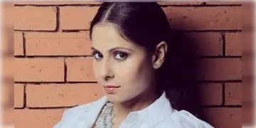 Read more about - শরীরে অসহ্য যন্ত্রণা, কাজ করছে না পেইনকিলার! ক্যানসার অস্ত্রপচারের পরেরদিন জানালেন অভিনেত্রী ছবি মিত্তল