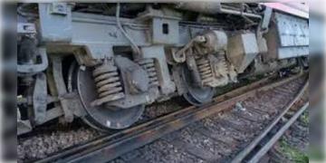 Read more about - Tamil Nadu Train Derail | তামিলনাড়ুতে লাইনচ্যুত প্যাসেঞ্জার ট্রেন, আতঙ্কে যাত্রীরা