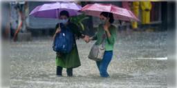 Read more about - Weather Update | উত্তরবঙ্গ ভাসছে প্রবল বৃষ্টিতে! দক্ষিণবঙ্গে কবে থেকে শুরু ভারী বর্ষণ?