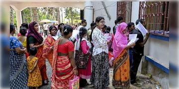 Read more about - West Bengal Assembly Elections 2026 | প্রথম দফার ভোটের হারে কিস্তিমাত মহিলাদের! ভোট দিলেন কজন তৃতীয় লিঙ্গের ভোটার?