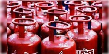 Read more about - অগ্নিমূল্য রান্নার গ্যাস, আবার গ্যাসের দাম বাড়ল ৫০ টাকা                  