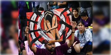 Read more about - R G Kar | দেহে কমপক্ষে ২৪টি আঘাতের চিহ্ন! গণপিটুনির মতোই বেধড়ক মারধর করা হয়েছিল আরজিকরের নির্যাতিতাকে?