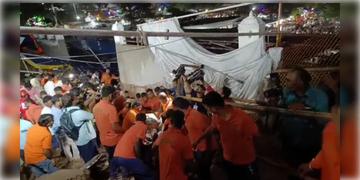 Read more about - Visakhapatnam | চলছিল ভগবানের চন্দনোৎসব, হঠাৎ দেওয়াল ভেঙে পড়ে মৃত্যু ৮ ভক্তের