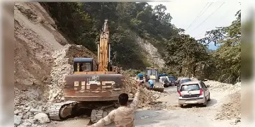 Read more about - NH 10 | মেরামতির জন্য বন্ধ থাকছে উত্তরবঙ্গের ‘লাইফ লাইন’ NH 10! যাবেন কোন পথে?