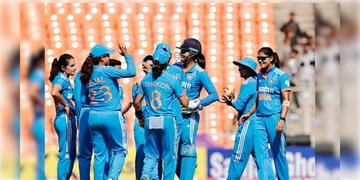 Read more about - IND vs NZ | বিশ্বকাপের হতাশা ভুলে, কিউইদের বিরুদ্ধে সিরিজ জয় স্মৃতিদের