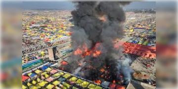 Read more about - Maha Kumbh in Fire | আবারও মহাকুম্ভে জ্বলছে আগুন, ভরসন্ধ্যায় পুড়ছে একের পর এক তাঁবু