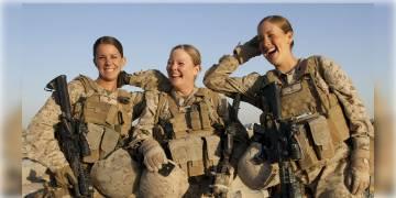 Read more about - ব্যাপক রদবদল মার্কিন সেনার পোশাকে, মহিলারা বাধতে পারবে ঝুটি, পড়তে পারবেন নেলপলিশ 