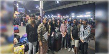 Read more about - Myanmar-Indian Citizen | চাকরির টোপ দিয়ে বিদেশে পাচার! মিয়ানমার থেকে ২৭ জন ভারতীয় যুবককে উদ্ধার কেন্দ্রের