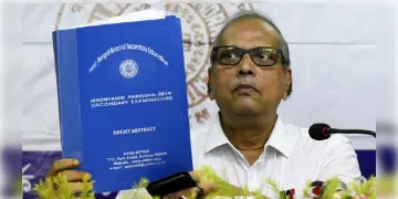 Read more about - Kalyanmoy Ganguly | পার্থর পর কল্যাণময়! নিয়োগ দুর্নীতি মামলায় জামিন পেলেন মধ্যশিক্ষা পর্ষদের প্রাক্তন সভাপতিও!