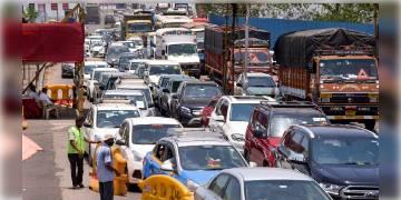 Read more about - মহারাষ্ট্রে আনলক ২ শুরু হলো, সংক্রমণ বাড়লে স্থানীয় প্রশাসনকে কড়া ব্যবস্থা নেবার নির্দেশ উদ্ধবের