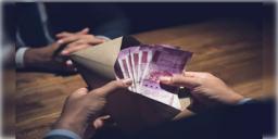 Read more about - CVC Report | ২০২৩ সালে জমা পড়ে মোট ৭৪,২০৩টি জালিয়াতি সংক্রান্ত অভিযোগ, সবচেয়ে বেশি অভিযোগ রেলকর্মীদের বিরুদ্ধে