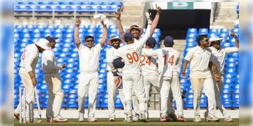 Read more about - Ranji Trophy Final | আগামীকাল রঞ্জি ট্রফির ফাইনাল! মুখোমুখি কেরল বনাম প্রাক্তন চ্যাম্পিয়ন বিদর্ভ!