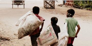 Read more about - Bangladesh | বাংলাদেশে বাড়ছে শিশুশ্রম! পথশিশুদের অর্ধেকই যুক্ত মাদক সরবরাহ চেইনে! বেশি বাল্যবিবাহের হারও