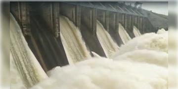 Read more about - West Bengal Weather | বৃহস্পতিবার পর্যন্ত বৃষ্টির পূর্বাভাস! ১ লক্ষ কিউসেক জল ছেড়েছে ডিভিসি!পুজোর মরশুমে বন্যার আশঙ্কা!