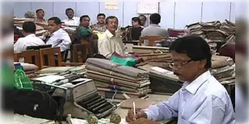 Read more about - পয়লা জুলাই থেকে নতুন শ্রম আইন কার্যকর হতে চলেছে, কাজের সময়, বেতন ও পিএফেও হবে বড় পরিবর্তন