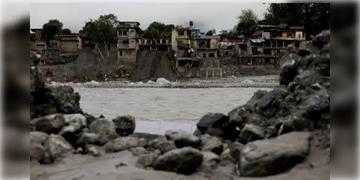 Read more about - Uttar Pradesh Flood | টানা বৃষ্টির জেরে জলমগ্ন উত্তরপ্রদেশ, রাজ্যে মৃত ৫৬, ব্যাপক ক্ষয়ক্ষতি বাসিন্দাদের