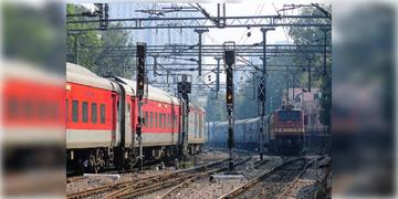 Read more about - Railway | রেলের কবচ নিয়ে বড় পদক্ষেপ! সুরক্ষা ব্যবস্থার জন্য ৫ হাজার কোটির টেন্ডার ডাকতে চলেছে ভারতীয় রেল!