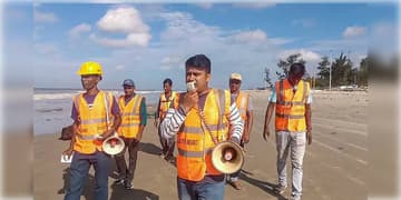 Read more about - Cyclone Arnab | ধেয়ে আসছে 'অর্ণব', তৈরি বিপর্যয় মোকাবিলা বাহিনী, চালু কন্ট্রোল রুম